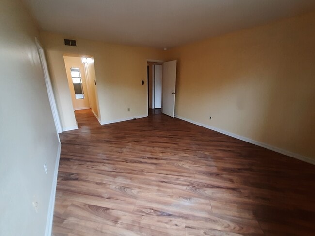 Building Photo - 514 S Schuylkill Ave