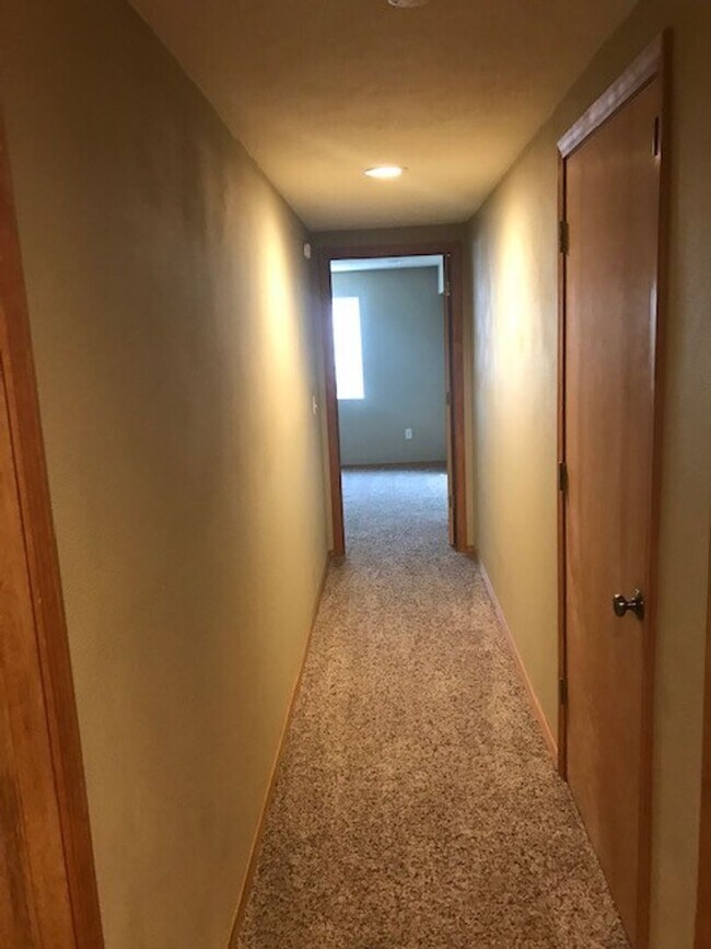 Building Photo - COMING SOON JUNE !! Two Story Home By Old Sundance Golf Course