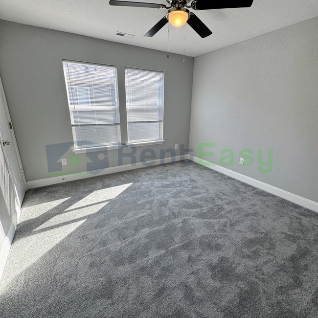 Building Photo - 511 Mason Ave