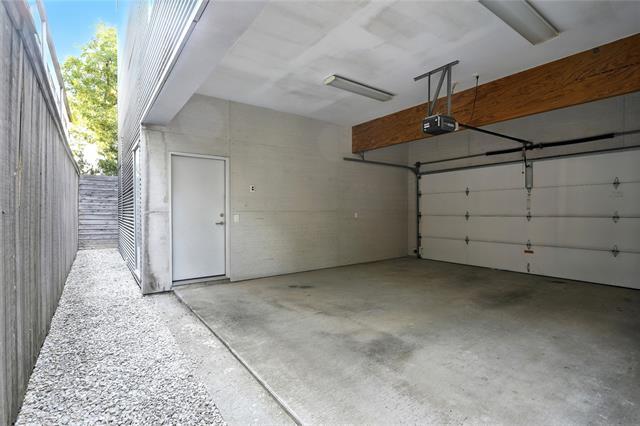 Building Photo - 2325 Rusk Pl