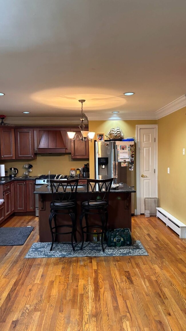 Building Photo - 352 Lake Ave S