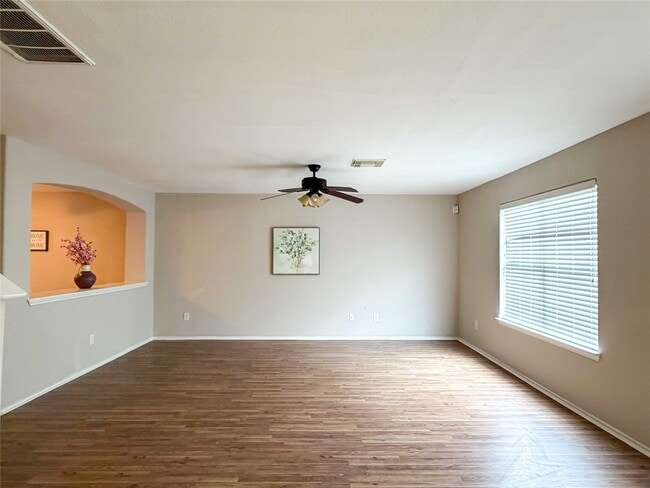 Building Photo - 2414 Lakecrest Village Ct