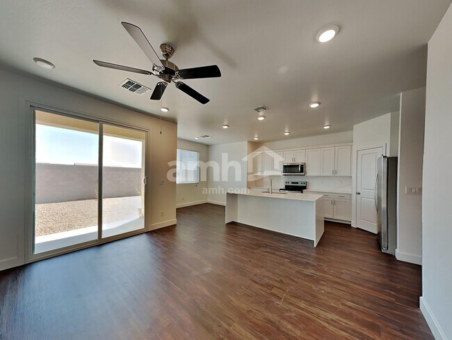 Building Photo - 17165 W Lawrence Ln