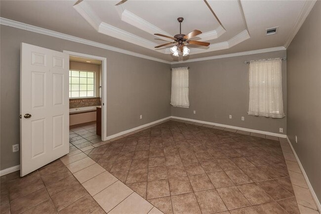 Building Photo - 8 Rosewood Cir