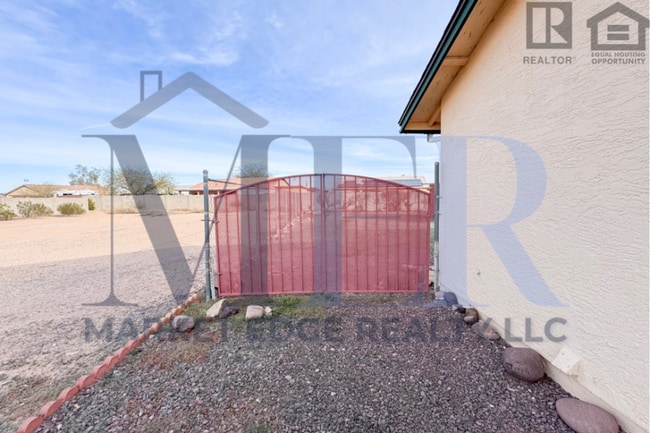Building Photo - 2Bed/1.5Bath House in Arizona City! Ready for Immediate Move-In! -- RV GATE! NO HOA!