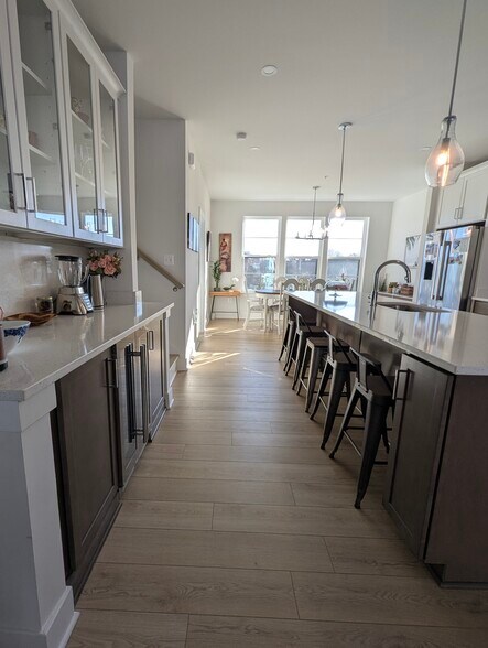 Building Photo - 4953 Purdy Aly