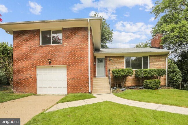 Building Photo - 4503 Traymore St