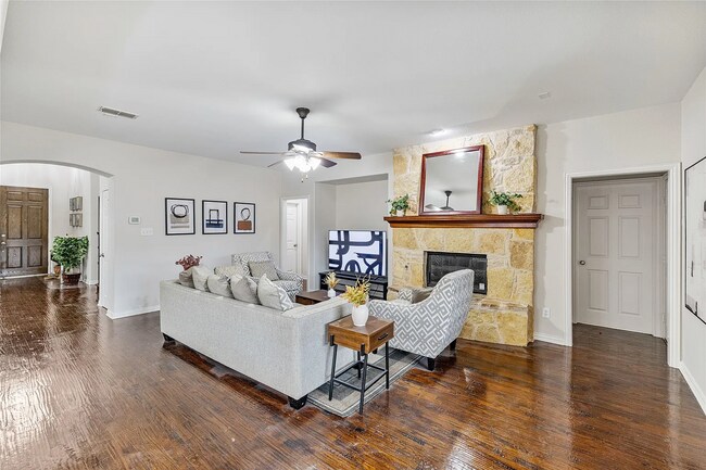 Building Photo - 12381 Bethel Dr