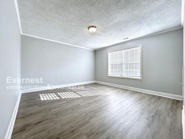 Building Photo - 619 Brooks Rd