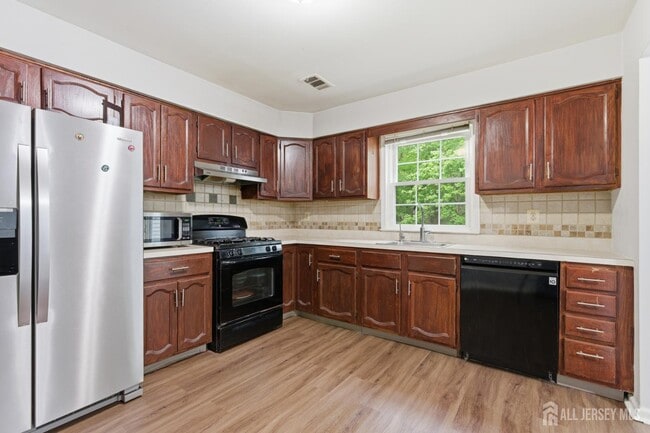Building Photo - 2804 Cricket Cir