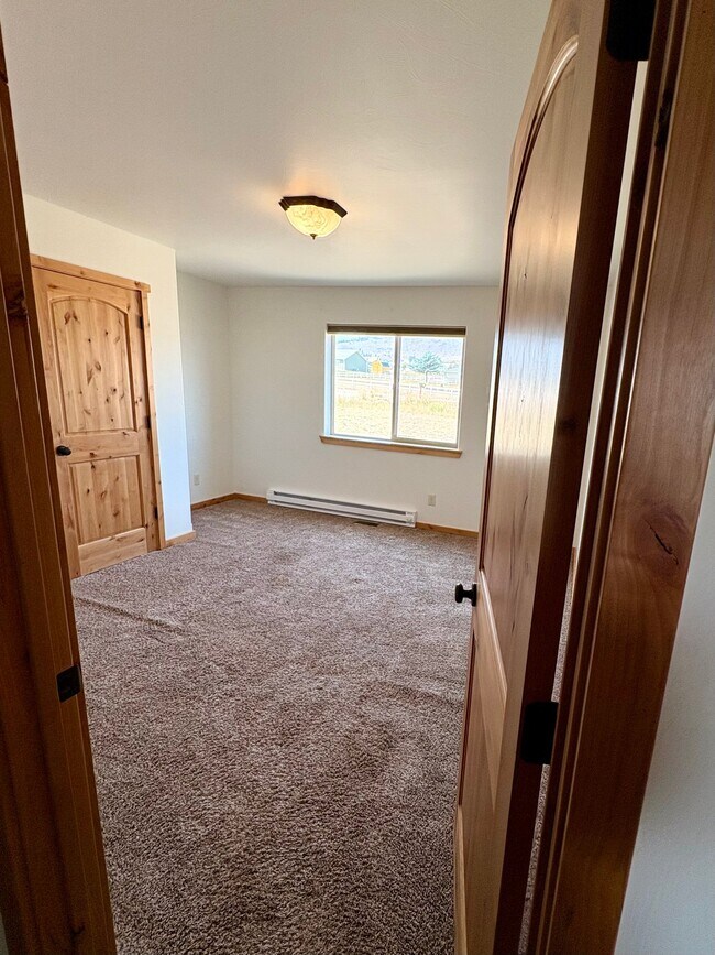 Building Photo - 6963 Green Meadow Dr