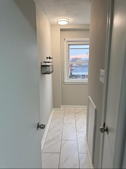 Building Photo - 1897 August Ave