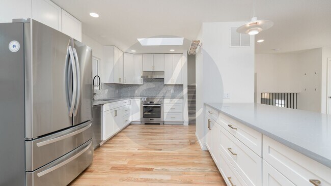 Building Photo - 2518 Fairview Cir