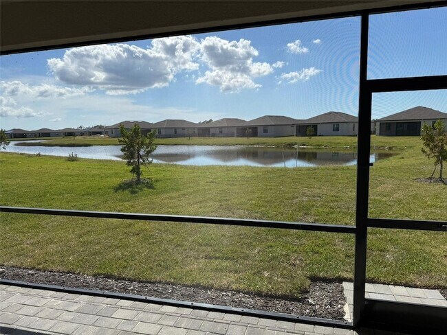 Building Photo - 1553 Saddlewood Cir