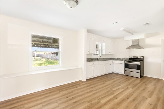 Building Photo - 1830 Reese St