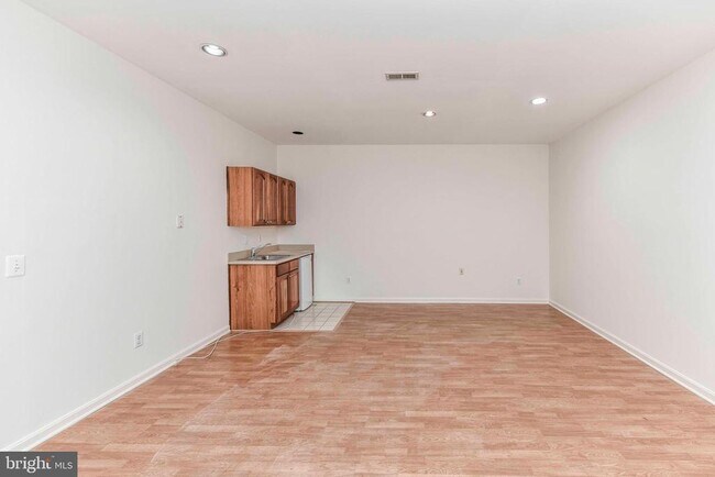 Building Photo - 3105 White Daisy Pl