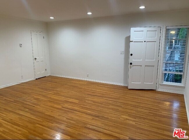 Building Photo - 617 Ocean Ave