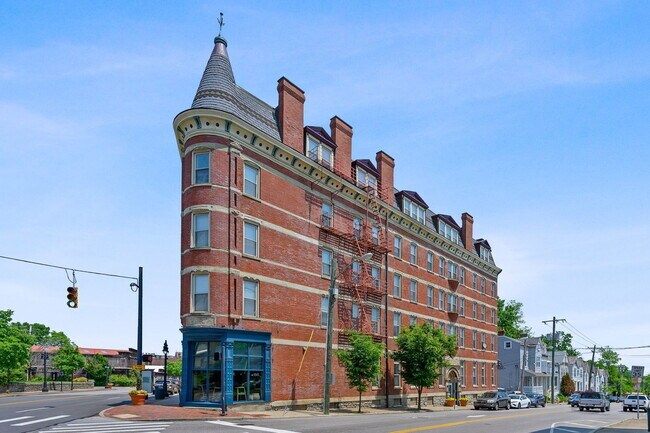 Building Photo - 1506 William Howard Taft Rd