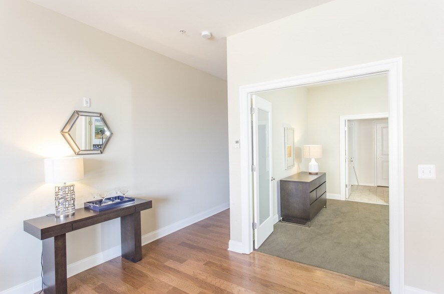 Building Photo - 600 N Broad St