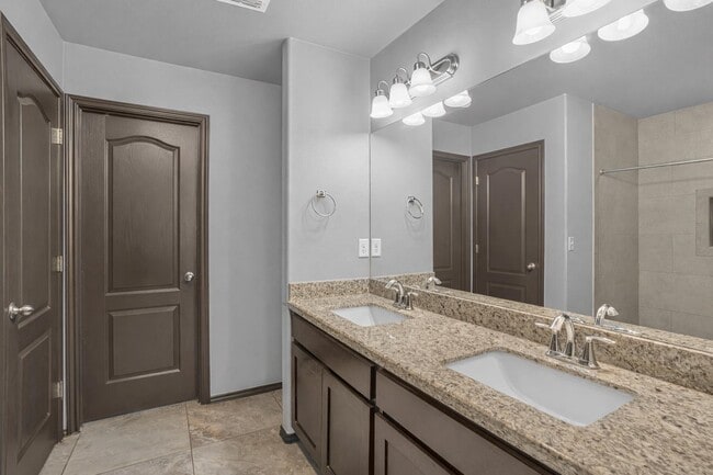 Building Photo - 5528 Somerville St