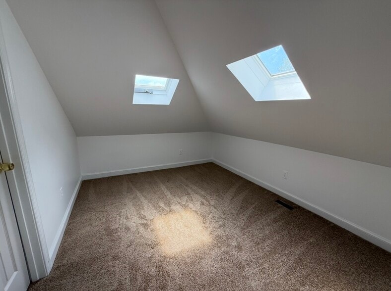 Loft/den for Room 1 - 2025 N Stafford St