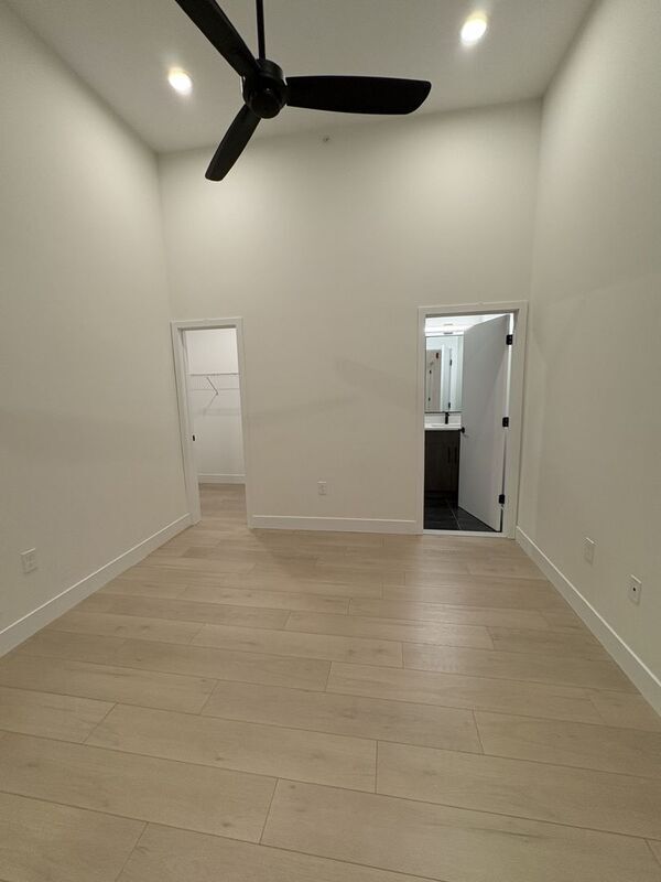 Building Photo - 611 Fagley St
