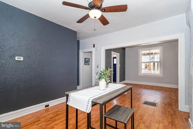 Building Photo - 549 Spruce St