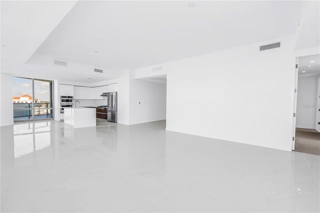 Building Photo - 400 Central Ave