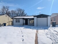 Building Photo - 28 W 27th St N