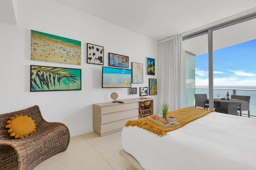 Building Photo - 4111 S Ocean Dr