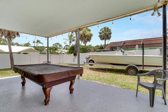 Building Photo - 108 Greenbriar Dr