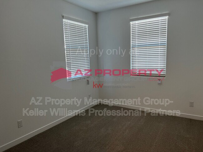 Building Photo - 12481 W Kaler Dr