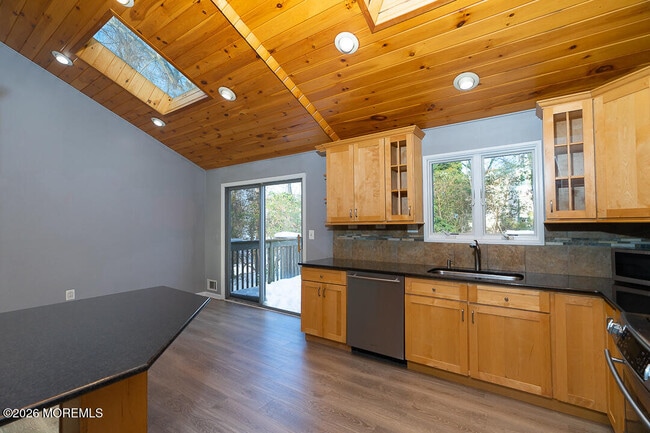 Building Photo - 315 Beverly Way
