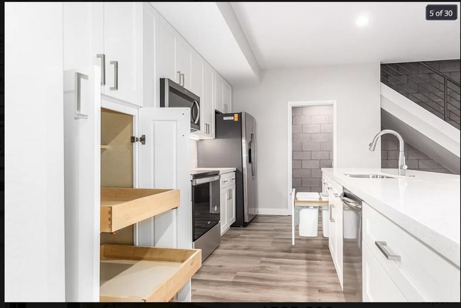 Building Photo - 3010 N 34th St