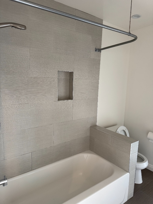 Building Photo - 154 S Grand Oaks Ave