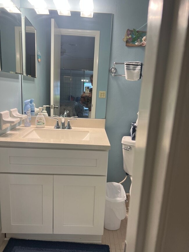 Building Photo - Venice, FL 1BD + Den/2BA Condo in Sea Villas