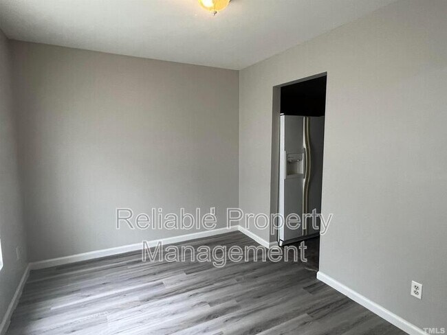 Building Photo - 1704 Fox Hollow