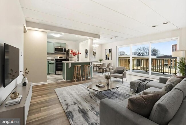 Building Photo - 2648 Redcoat Dr