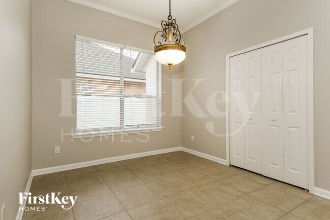 Building Photo - 664 Porta Rosa Circle