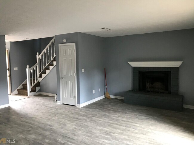 Building Photo - 4469 Golf Vista Cir