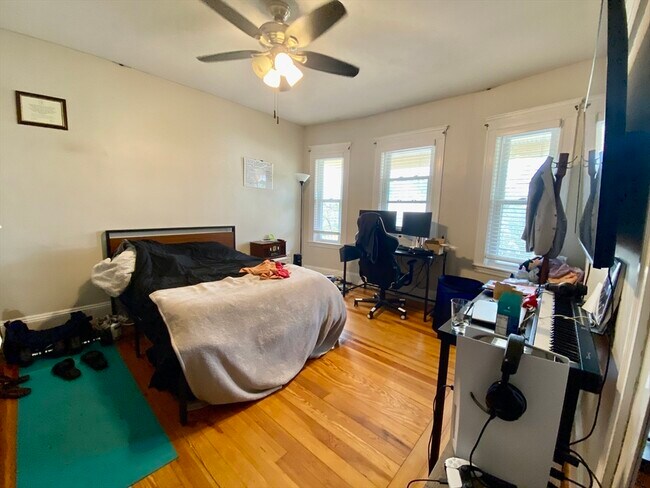 Building Photo - 14 Bowdoin St