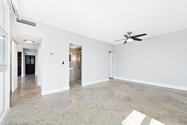 Building Photo - 3003 Terramar St