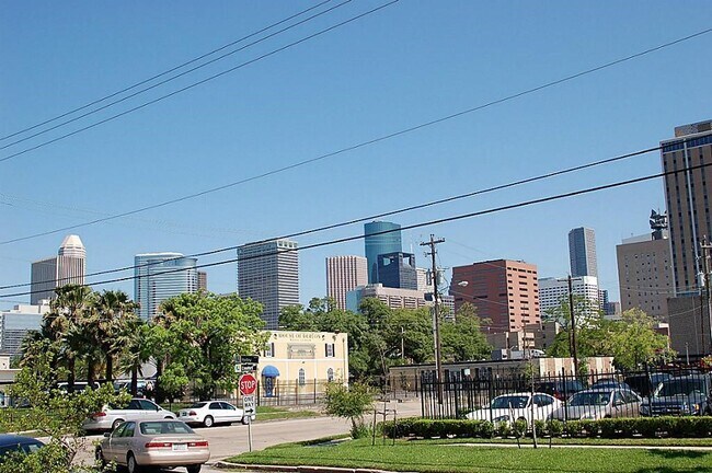 Building Photo - 1610 Hadley St