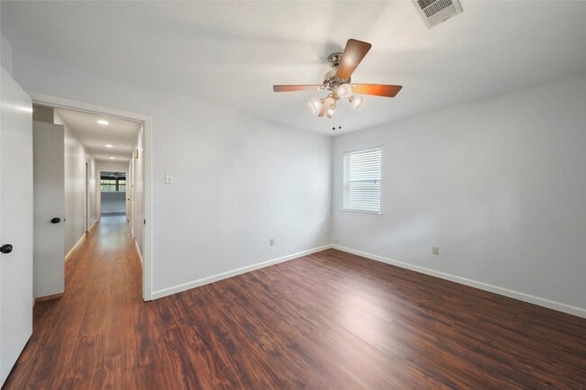 Building Photo - 10502 Timberwood Dr