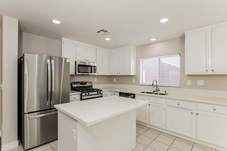 Building Photo - 217 Bella Matese Ave
