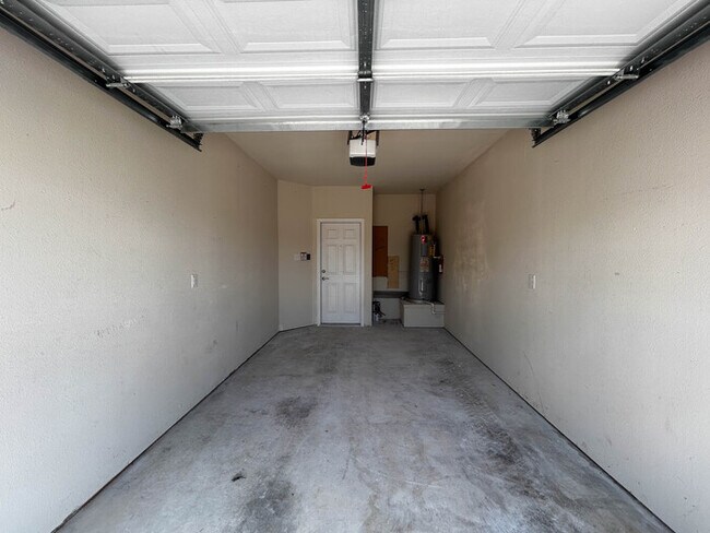 Building Photo - 5524 Dolores Pl