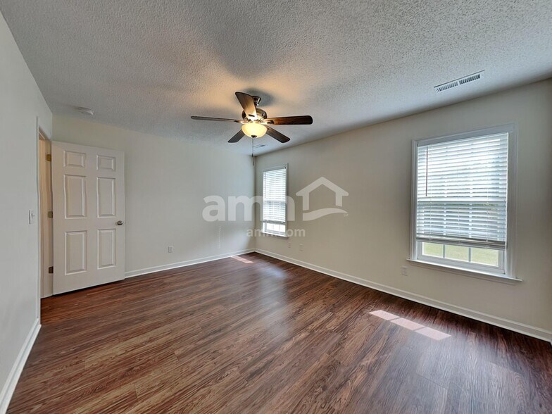 Building Photo - 5410 Bridgegate Dr