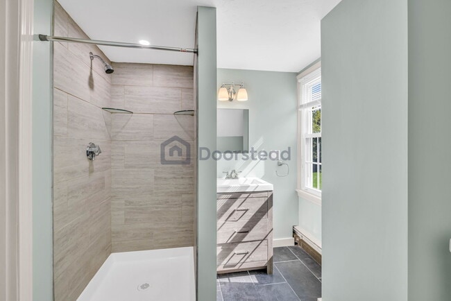 Building Photo - 62 Stoneleigh Rd