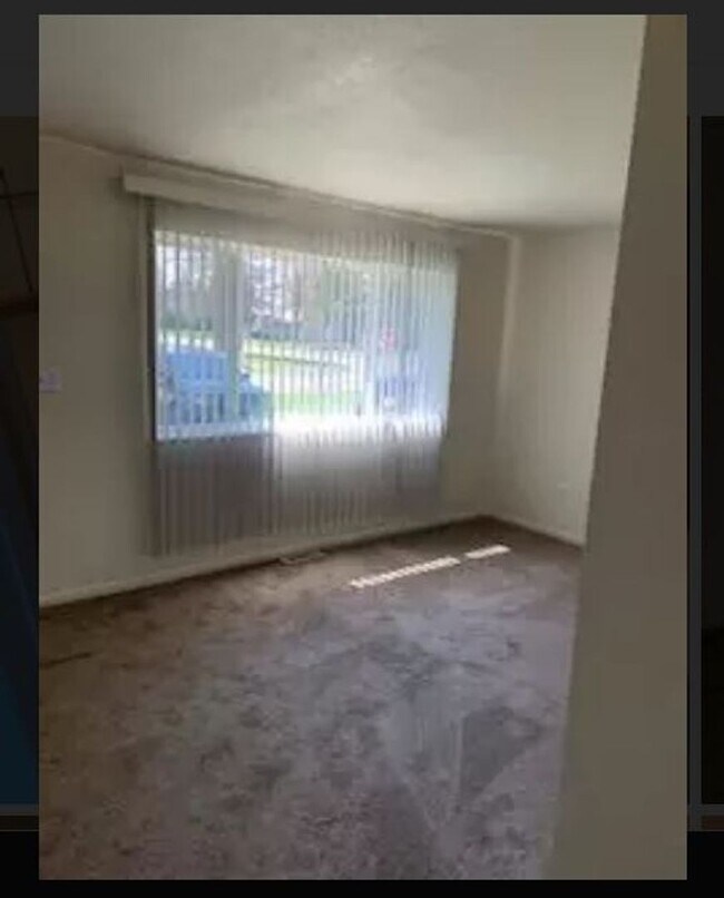 Building Photo - Shattuck Road Duplex