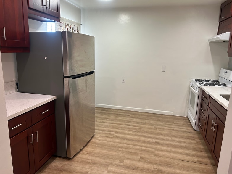 Kitchen - 418 N Chester Ave